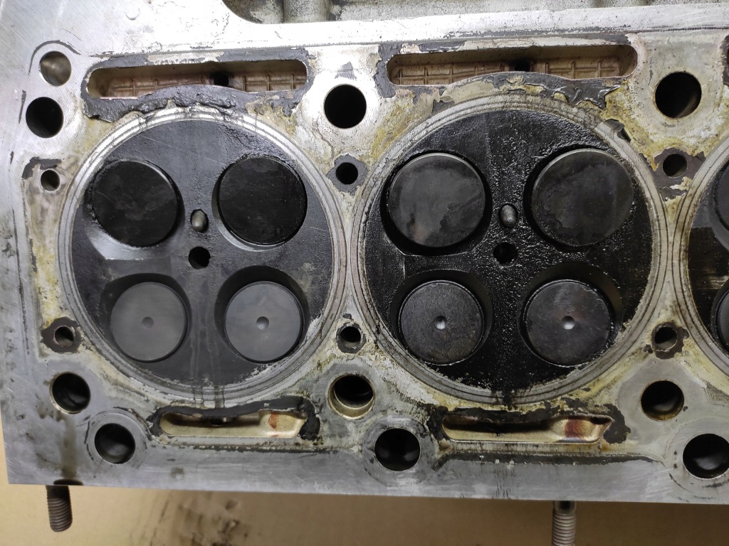 фото №10, Mercedes w220 4.0 v8 головка двигуна 6280160901