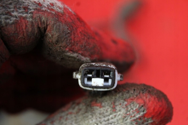 фото №9, Поворотний кулак ступиця права перед kia carens 3 iii 2.0 16v 145 km 06-10