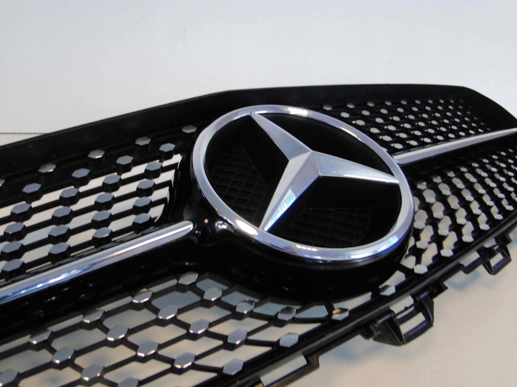 Решётка радиатора решётка радиатора бампера перед mercedes e w213 w238 оригинальный номер a2388881300 в Украине