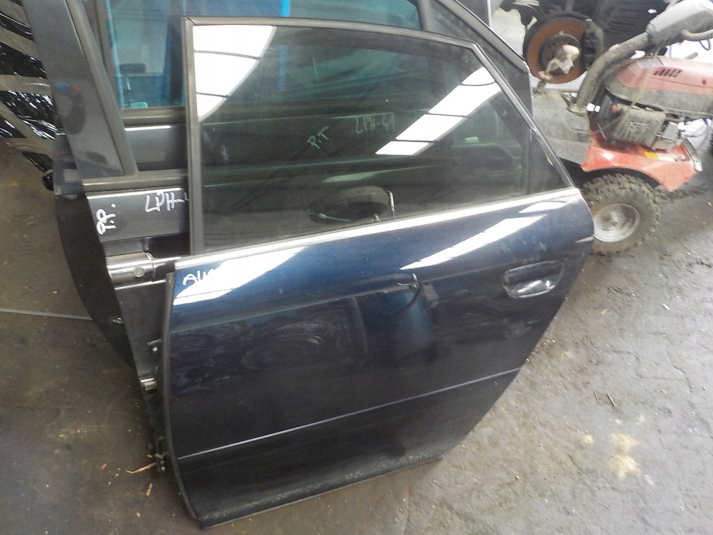 фото №1, Audi a6 c5 3.0b дверь левый задняя