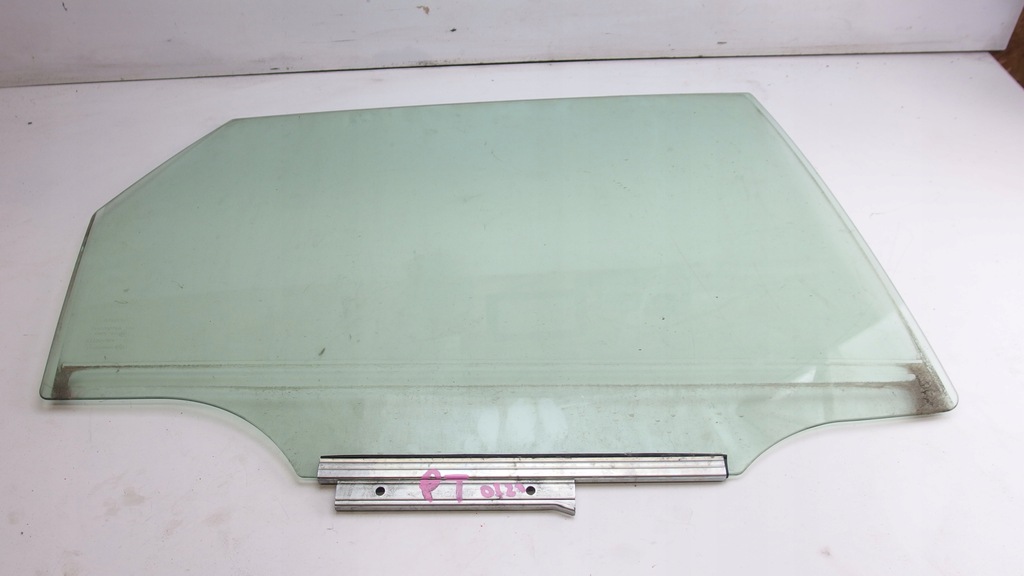 фото №1, Verso-s 1.4 стекло правый задняя