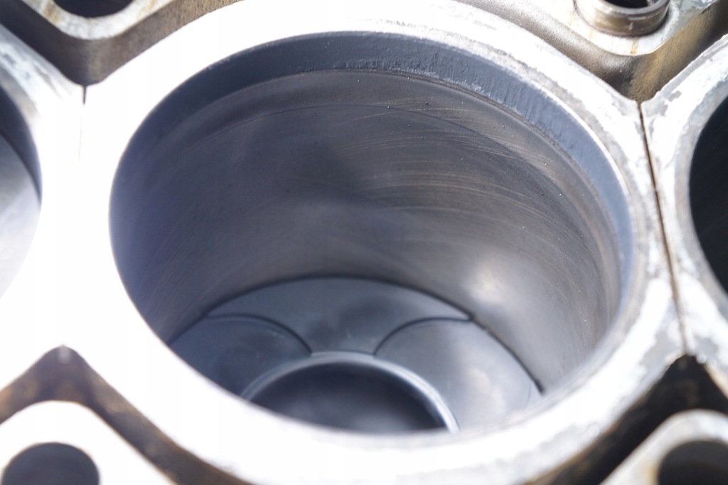 фото №7, Блок двигателя двигатель блок цилиндры поршень volvo d5244t4 s60 i s80 исправный