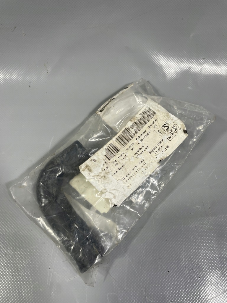 Купить Шланг elastycznny радиатора renault 8200173024