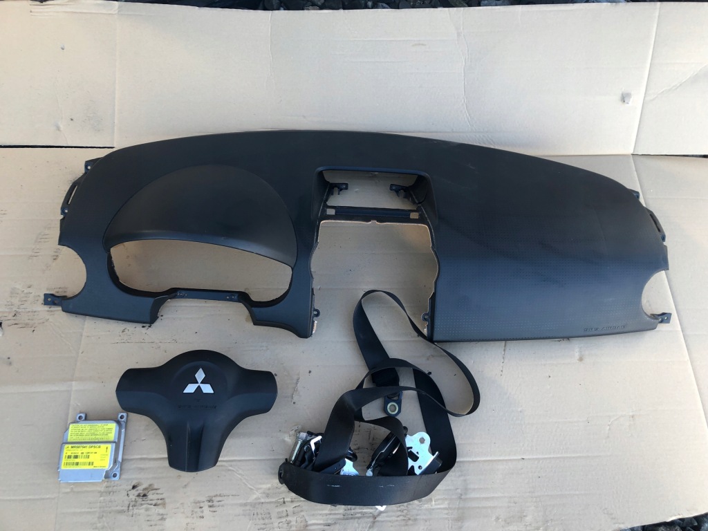 фото №1, Панель приладів консоль подушка безпеки mitsubishi colt vi cz3 z30 04