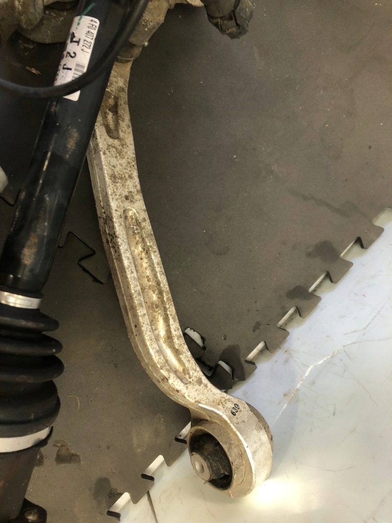 Audi a6 c6 3.0 tdi поворотный кулак лапа правый  комплект приводной вал с Разборки