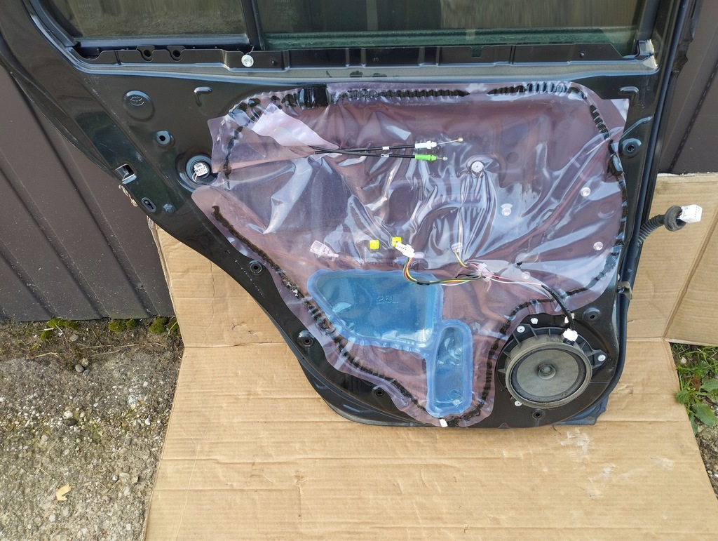 фото №9, 2010 toyota urban cruiser xp110 дверь задние