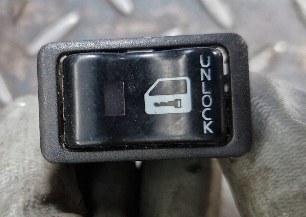 фото №1, Переключатель блокировка дверь primera p12