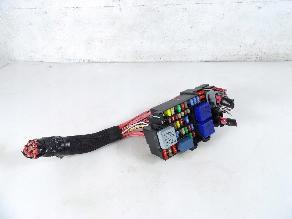 фото №1, Renault scenic iii lift 1.2tce коробка предохранителей 1801330-1e