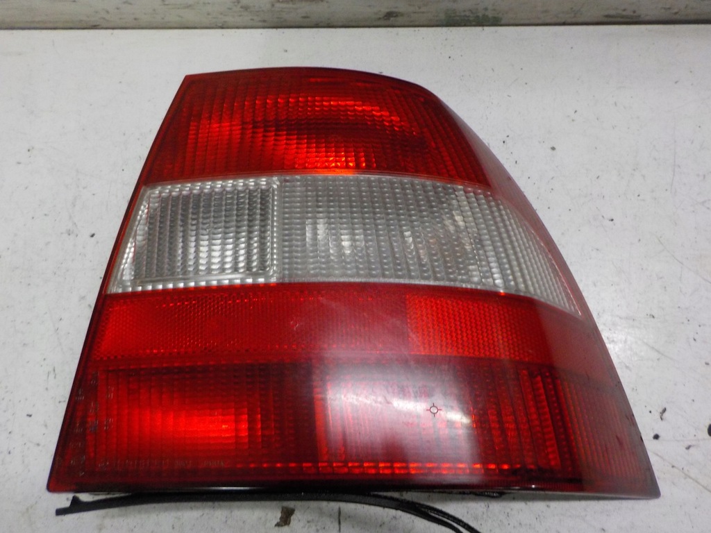 фото №1, Vectra b лампа задня права