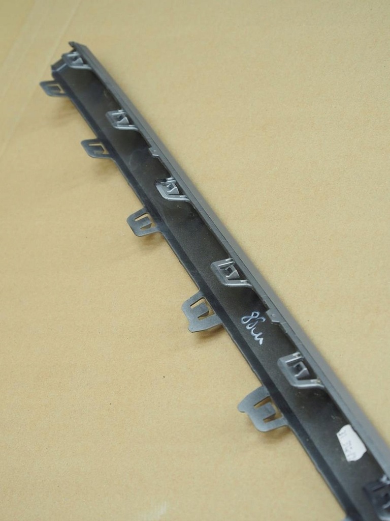 фото №14, Audi q2 81a 16- молдинг середня бампера задня