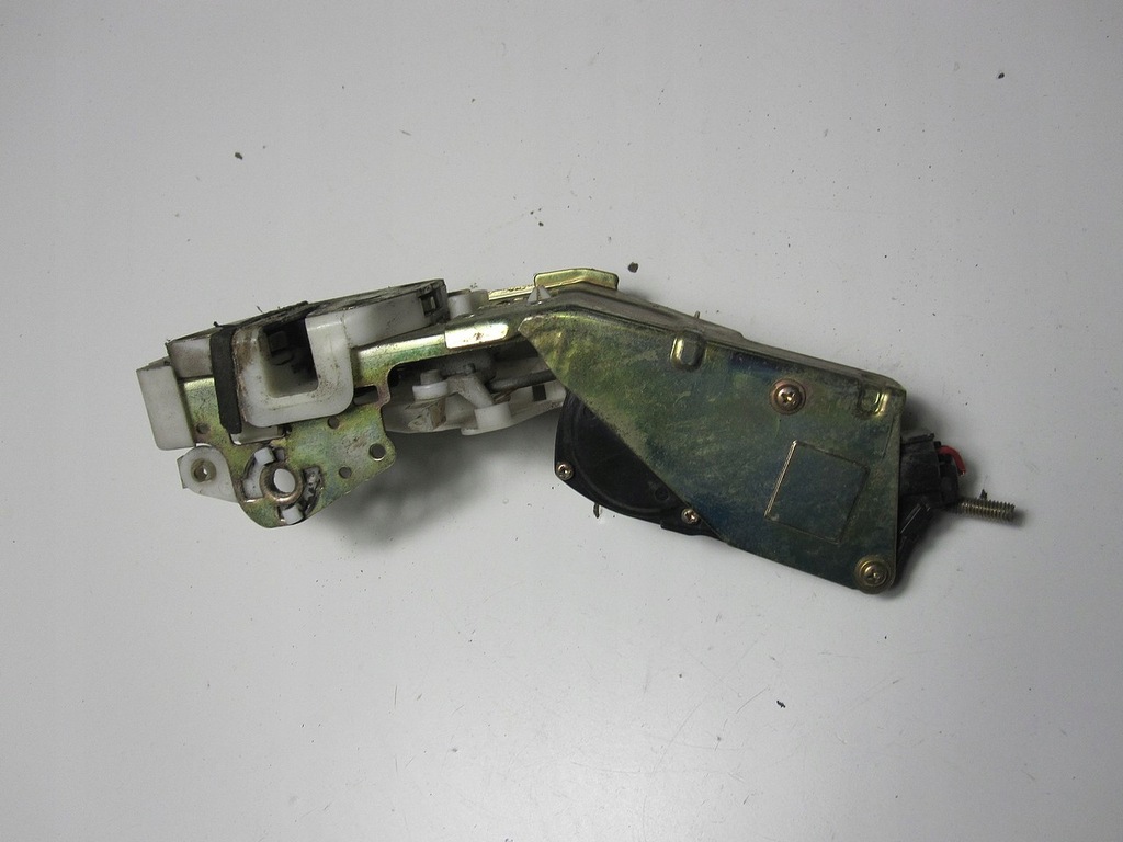 фото №6, Замок двері передній правий mazda demio 5d 98r