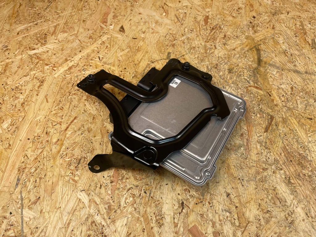 фото №8, Бортовий комп'ютер блок керування двигуна polestar ii 2 ev електрик 32349194 2020-