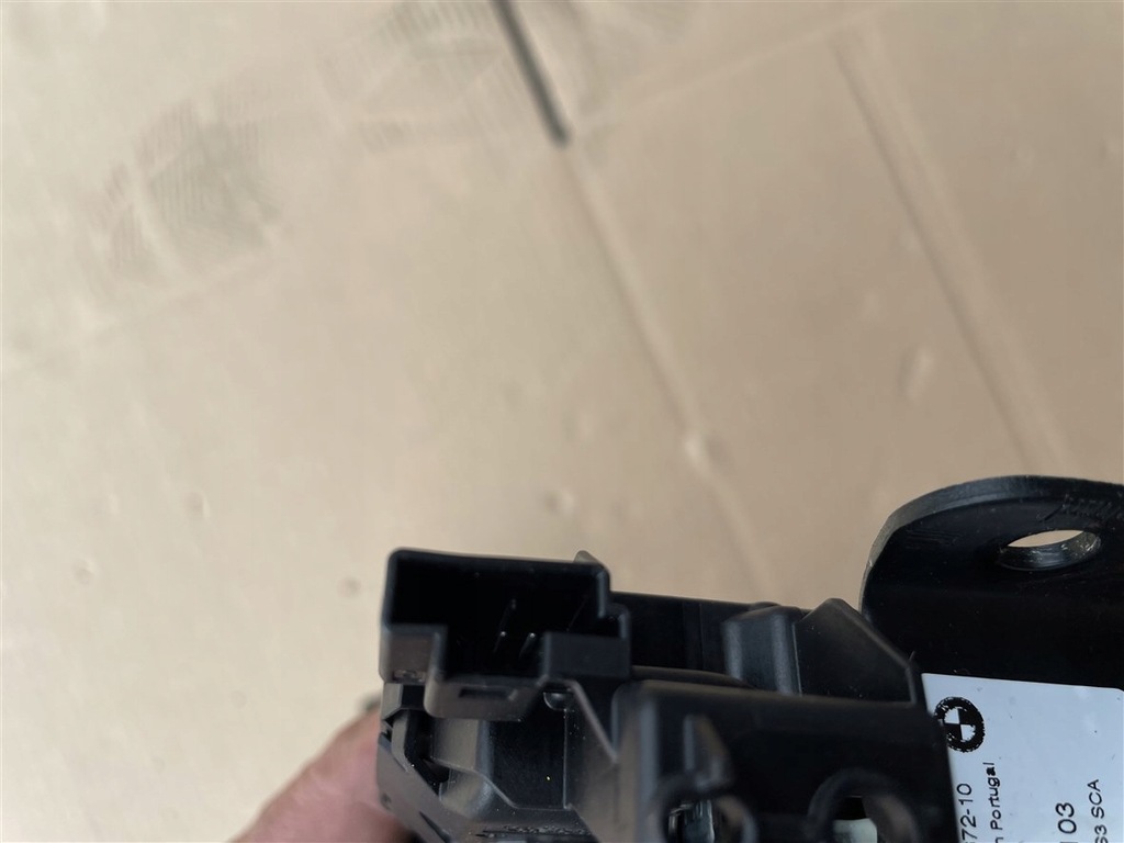 фото №10, Замок крышки багажника задняя доводчик ua945052805 163672 bmw x1 u11 24r