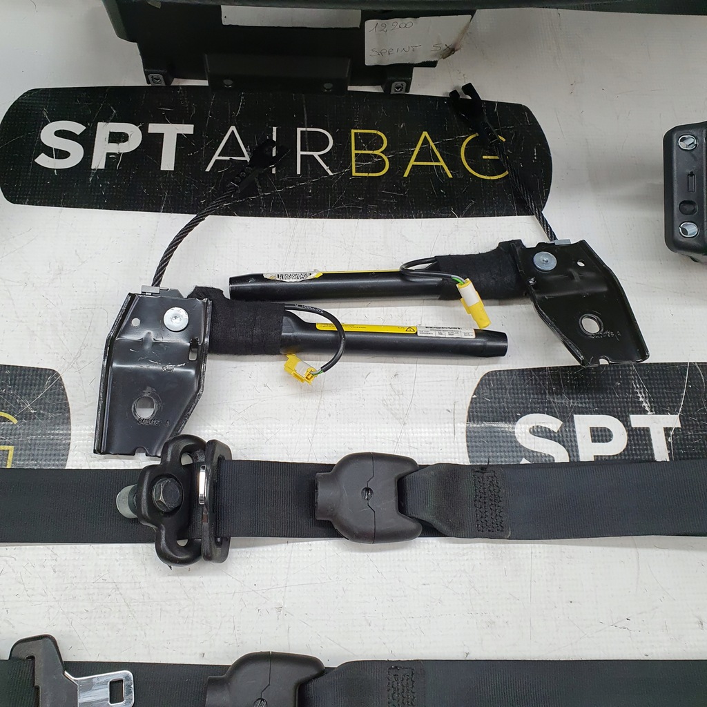 фото №8, Giulietta приборная панель консоль подушки безопасности ремни подушка безопасности