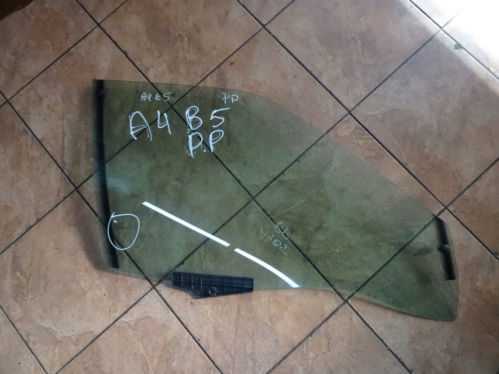 фото №1, Audi 80 скло двері правий перед