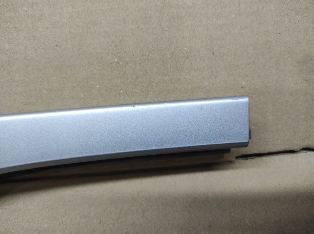 фото №9, Заглушка накладка рейлинг левая задняя renault laguna iii