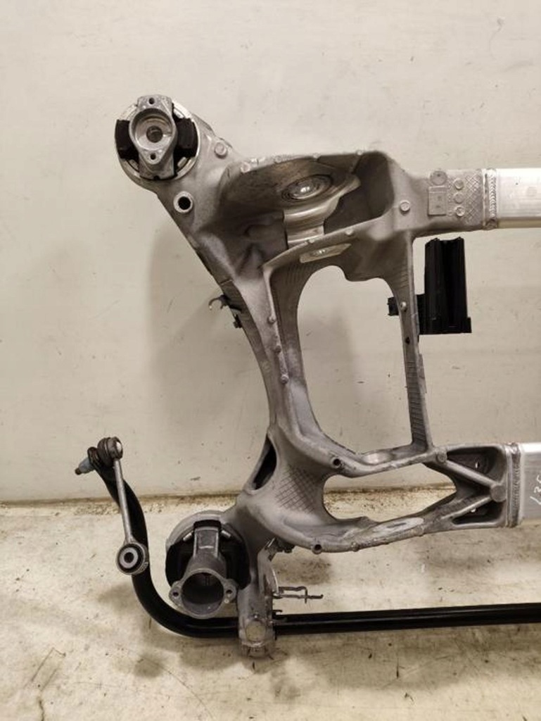 фото №5, Porsche taycan 9j1 2021 балка задні