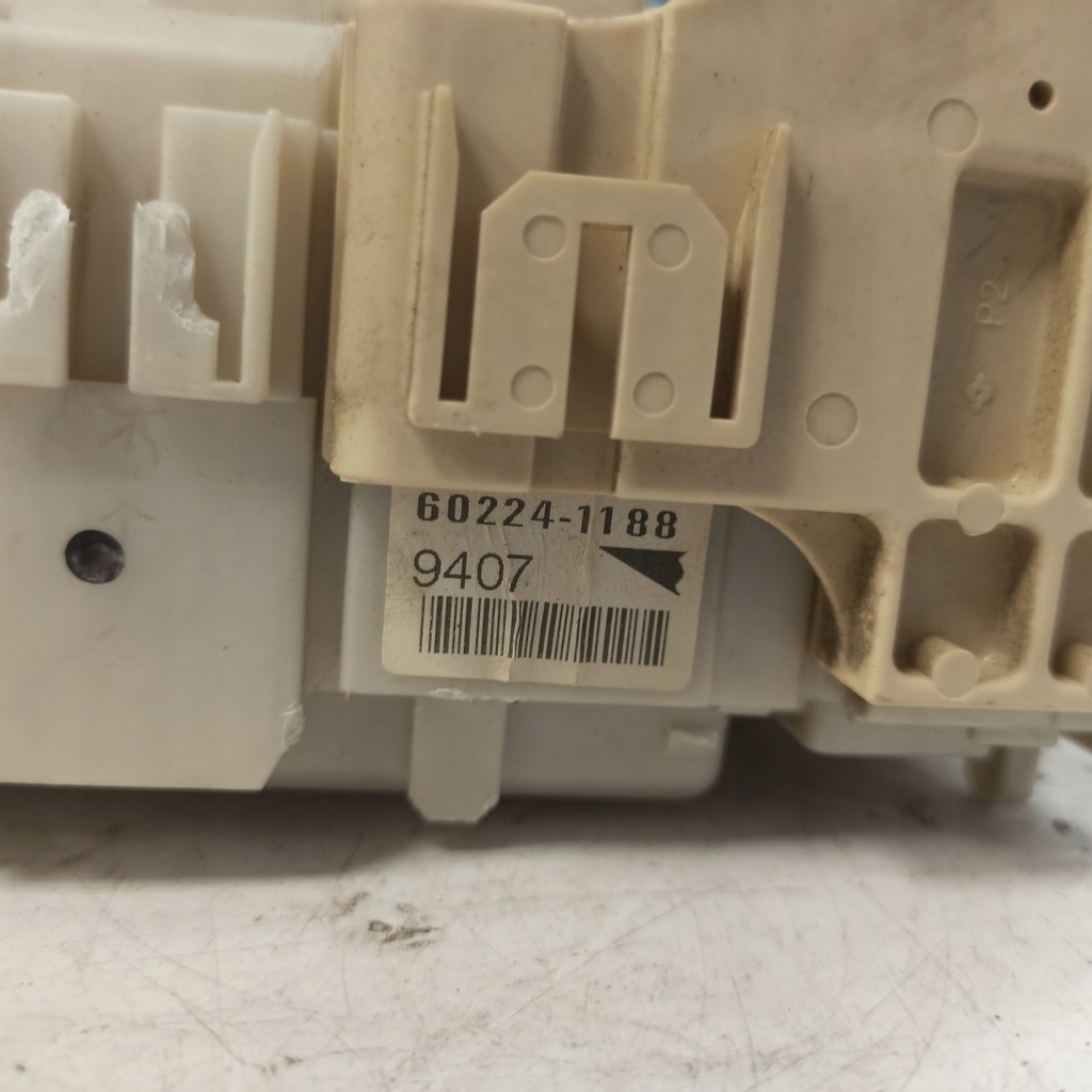 фото №6, Toyota yaris ii коробка предохранителей 82730-52700