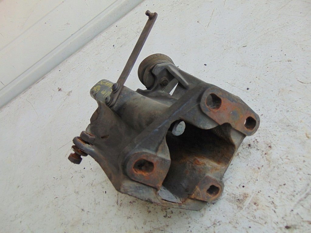 Scania r124 420 99r кронштейн опрокидывания башенка левая Недорого