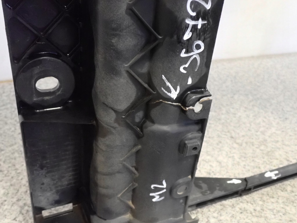 фото №8, Mazda2 mazda 2 02- dy pas передній підсилювач