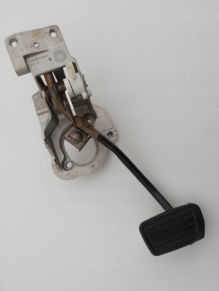 фото №1, 2016 camaro ss педаль тормоза тормоз накладка