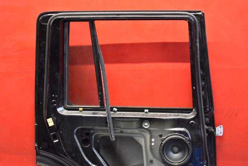 фото №15, Дверь левая задняя задние чёрные land rover discovery 3 iii 04-09