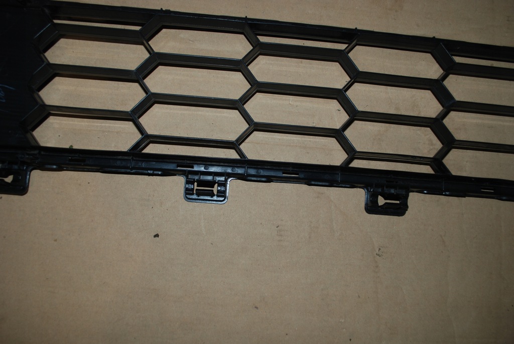 фото №9, Mitsubishi l200 v 2015- решётка радиатора решётка средняя бампера перед 6402a357