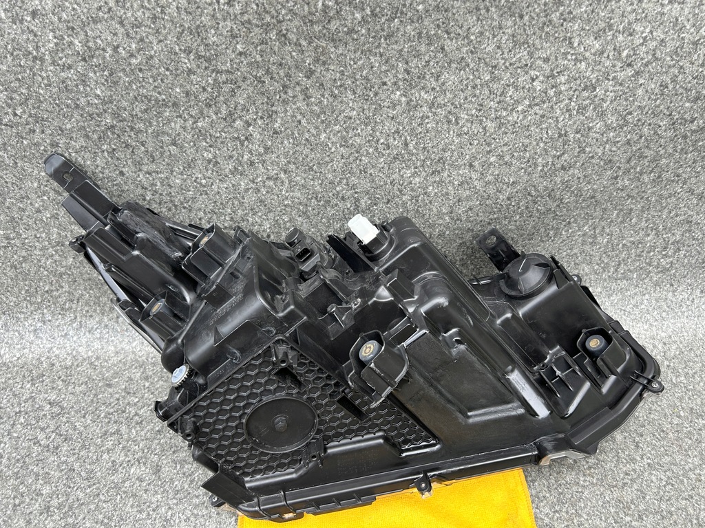 фото №10, Лампа левая передняя toyota yaris cross full led 0d-312 poznań