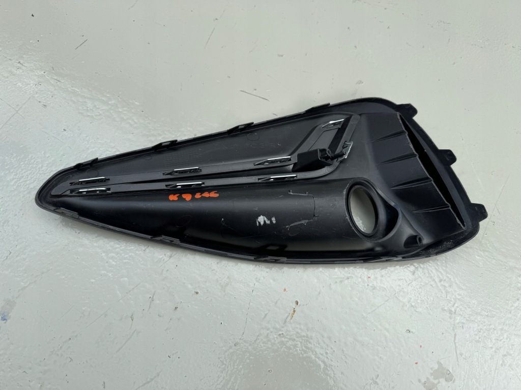 Hyundai i30 3 3 рестайлінг  20r- решітка бампера перед передня права Недорого