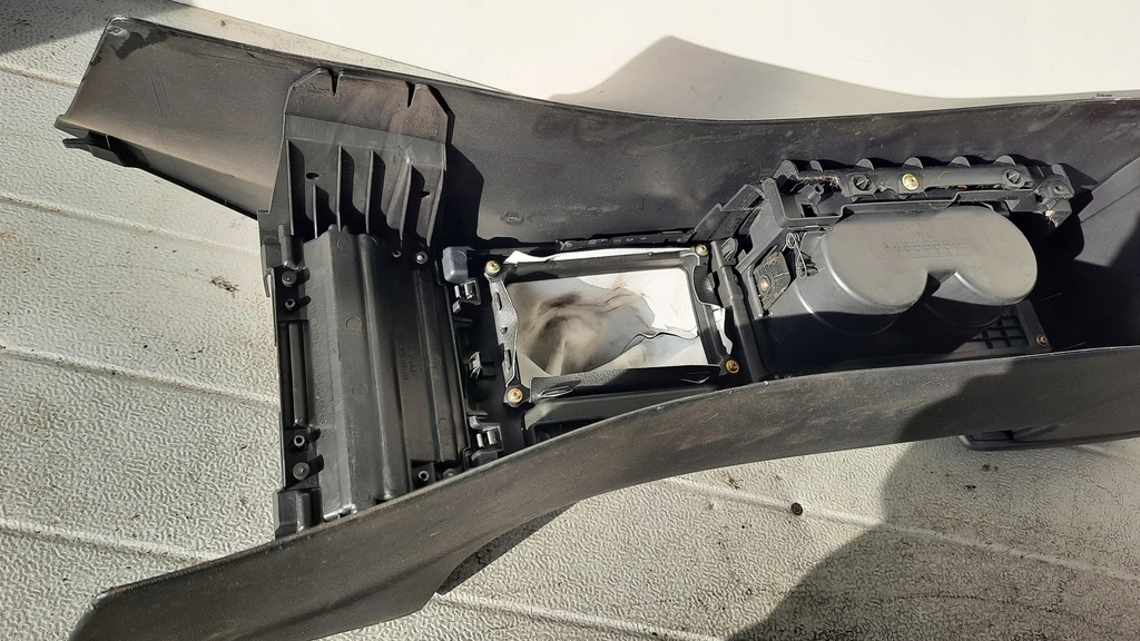 фото №6, Подлокотник mazda 3 05r hb 1.6citd