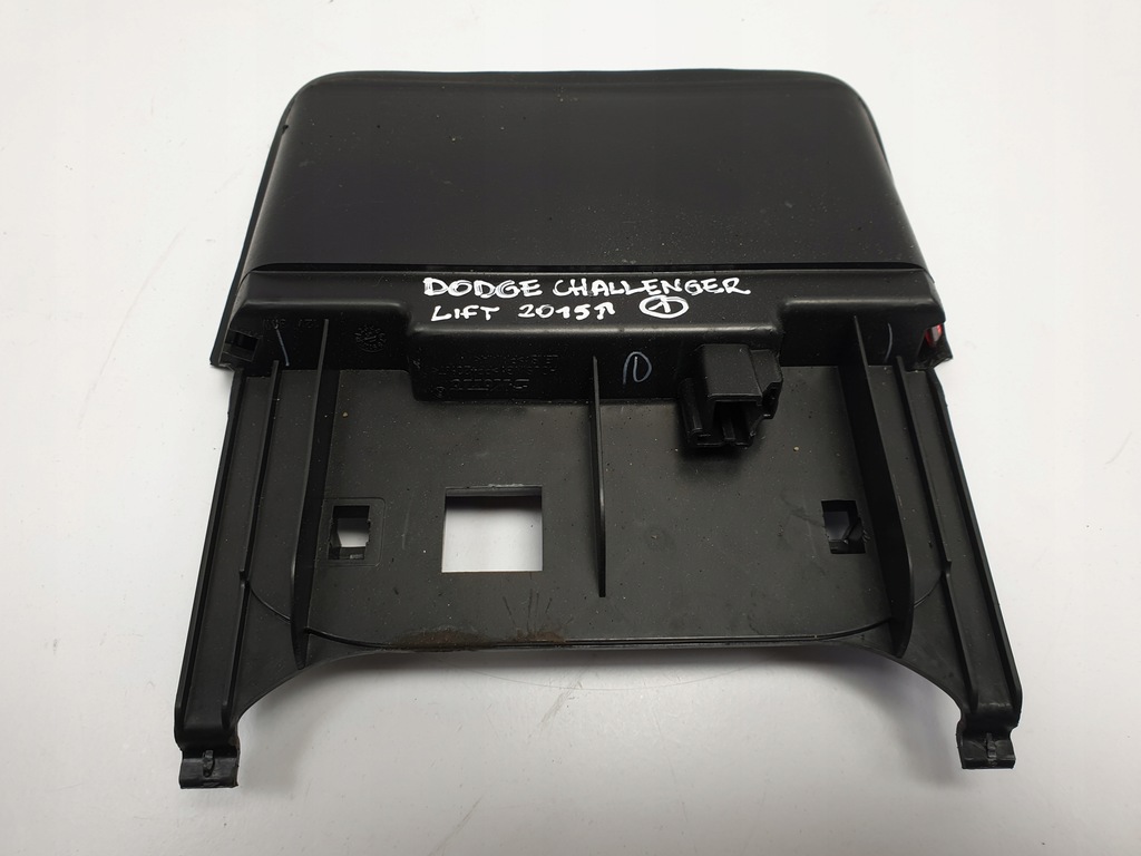 фото №1, Dodge challenger 15- третий свет стоп стоп-сигнал