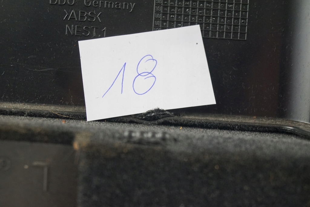 фото №10, Бардачок пассажира audi a3 8l 8l1857095 europa