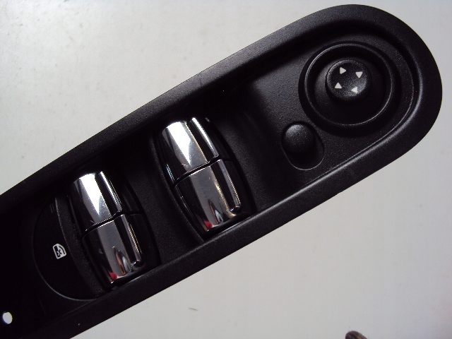 фото №3, Панель окон левый перед mini countryman r60 10-16