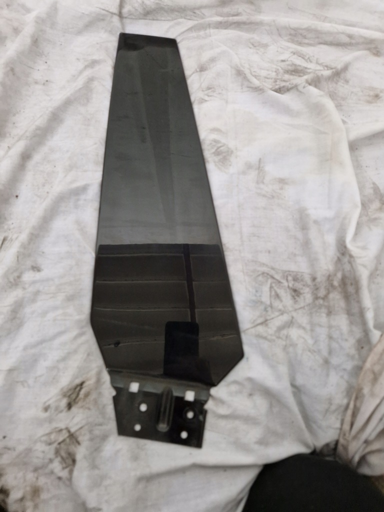 фото №1, Audi a7 4g8 захист стійка двері права ly9b