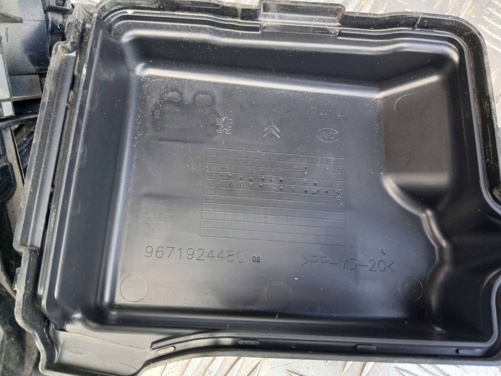 фото №9, Peugeot 2008 i корпус коробка запобіжників 1.2 vti 2014r