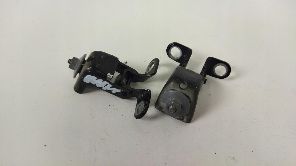 фото №1, Peugeot 2008 i петли крышки багажника комплект