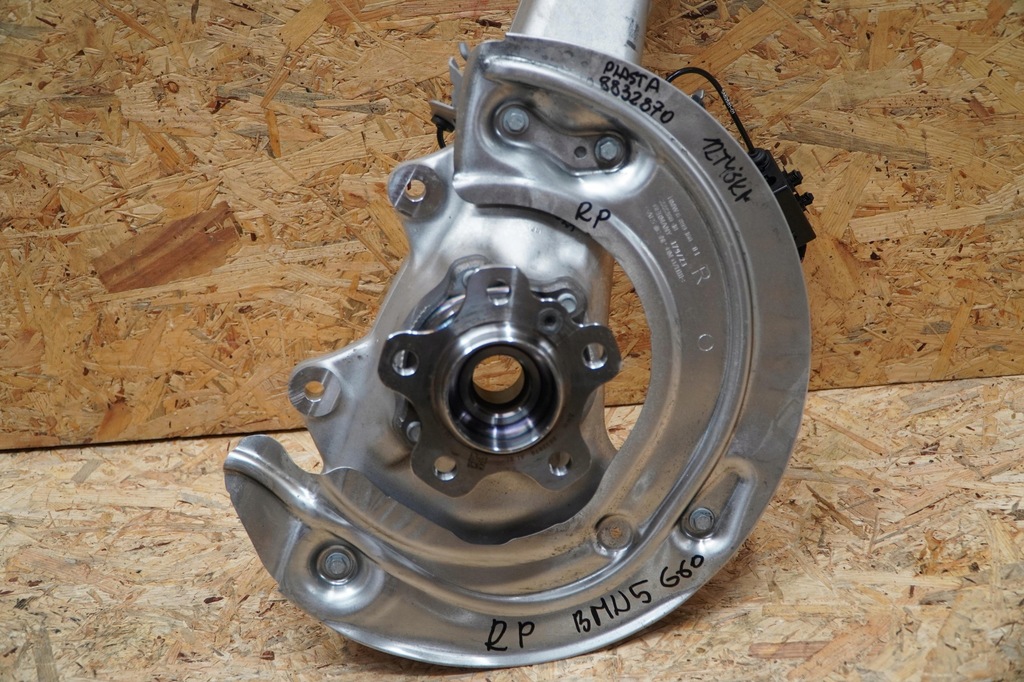 фото №9, Поворотний кулак ступиця перед права 6898332 lub ліва 6898331 bmw 5 g60 23-