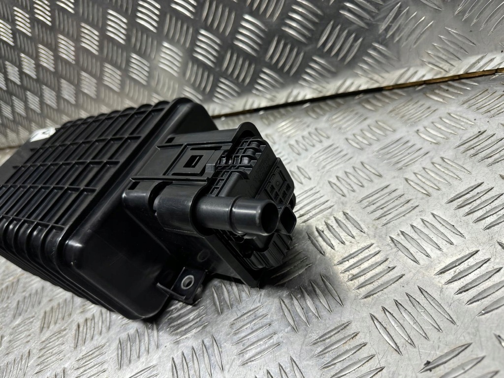 фото №5, Фильтр угольный паров топлива toyota sienna xl40 hybrid xle 2021 новый pochłan