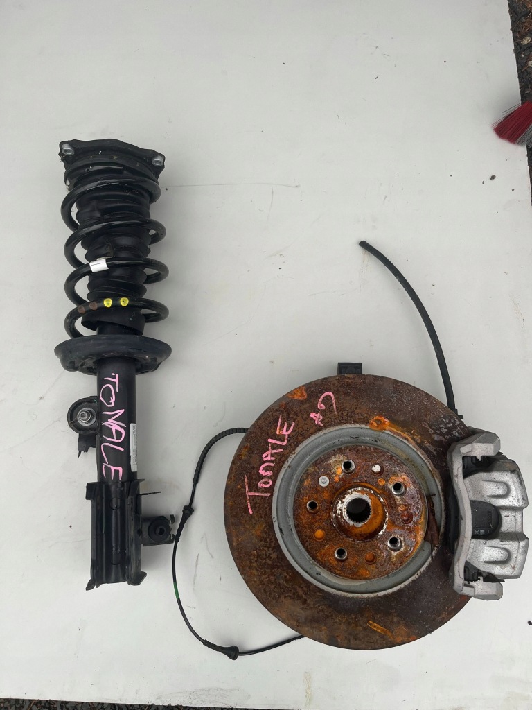 фото №2, Alfa romeo tonale поворотный кулак правая амортизатор 1.3 phev