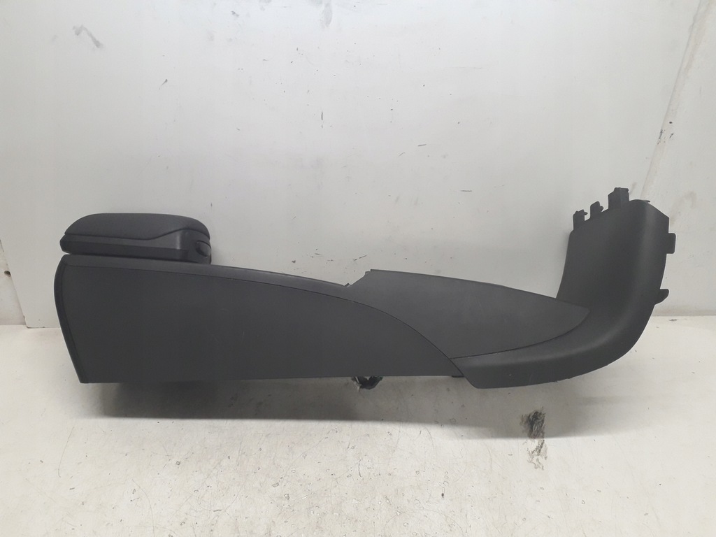фото №9, Volvo v50 04-12 туннель средний бардачок подлокотник 8687408