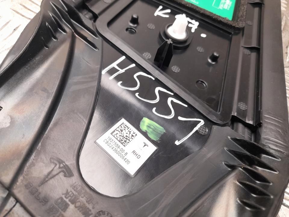 Крышка kolumny-b tesla model y 2025 с левый 193755900b Недорого