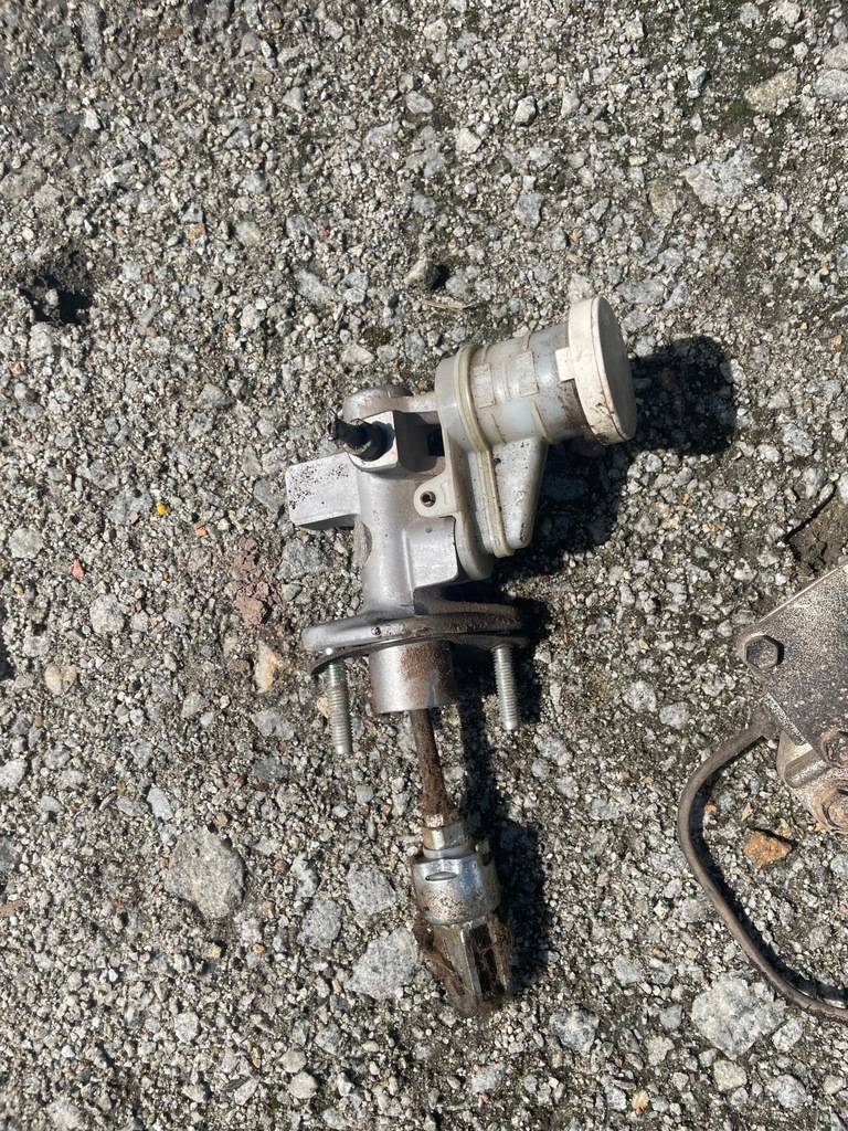 фото №1, Mitsubishi l200 2006- 2.5did помпа насос сцепления