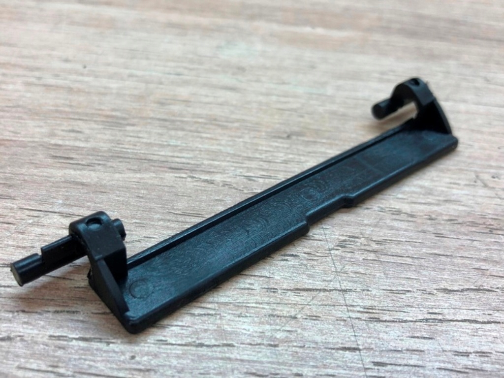 фото №10, Кронштейн заглушка монтажна накладки даховий do mercedes c w204 2007-2014