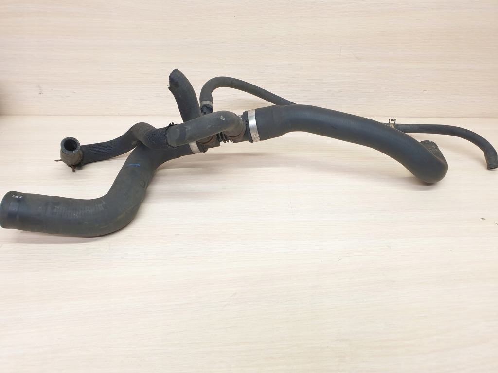 Renault trafic 2.0 dci пабтрубок  воды нижний радиатора Недорого