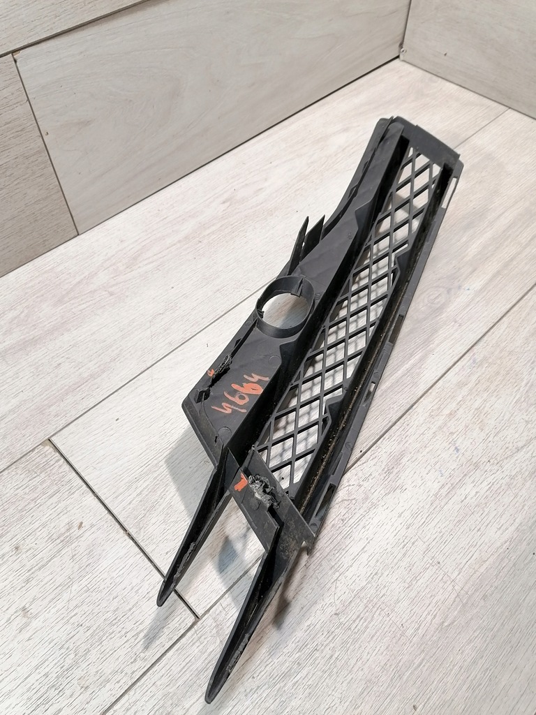 фото №7, Audi r8 решётка бампер правый перед 420807682