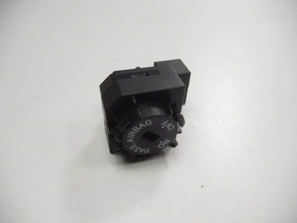 фото №7, Выключатель подушка безопасности smart forfour 454 a4548206210