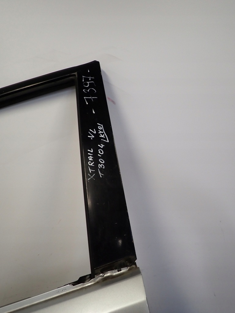 фото №8, Nissan x-trail t30 дверь передние левая