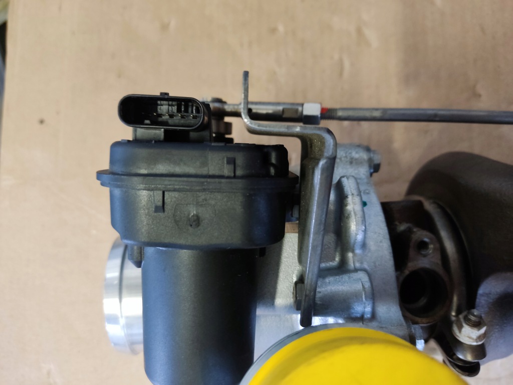 Турбина land rover jaguar h4p36k682dg 530397oo617 в Украине