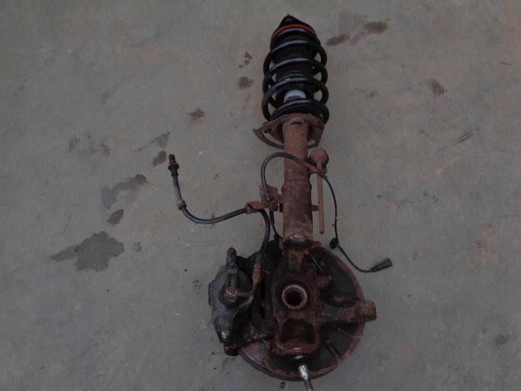 фото №5, Амортизационная стойка поворотный кулак freemont journey 2.4 16v правый