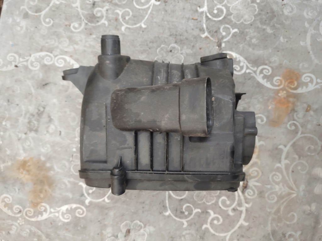 Корпус фільтра повітря seat vw v audi a3 skoda octavia ii 1k0129601ck Оригінал